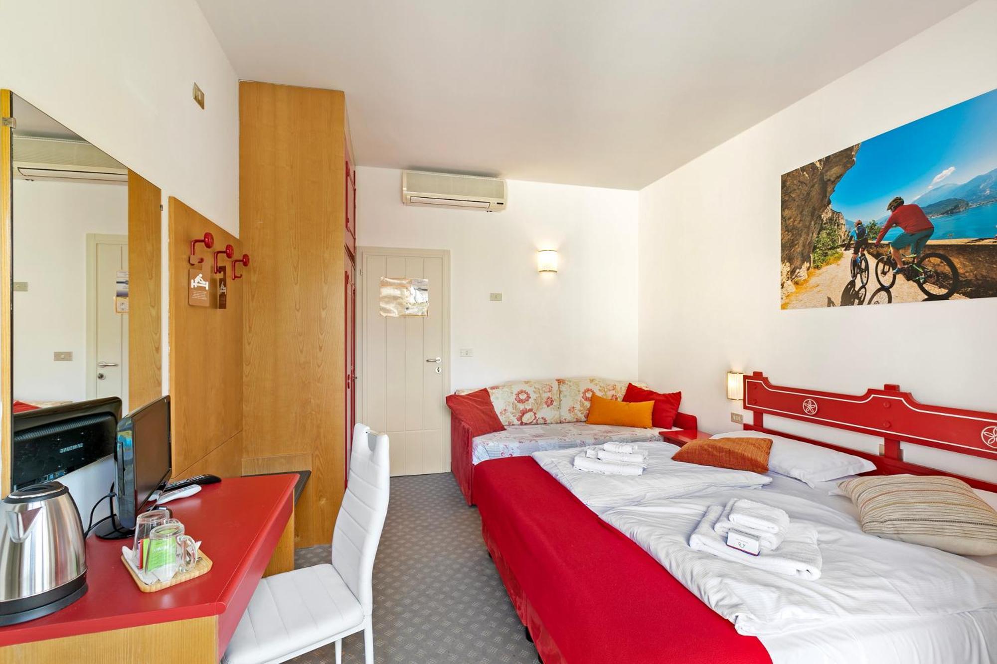 Bike & Wind Hotel Villa Maria トルボレ エクステリア 写真