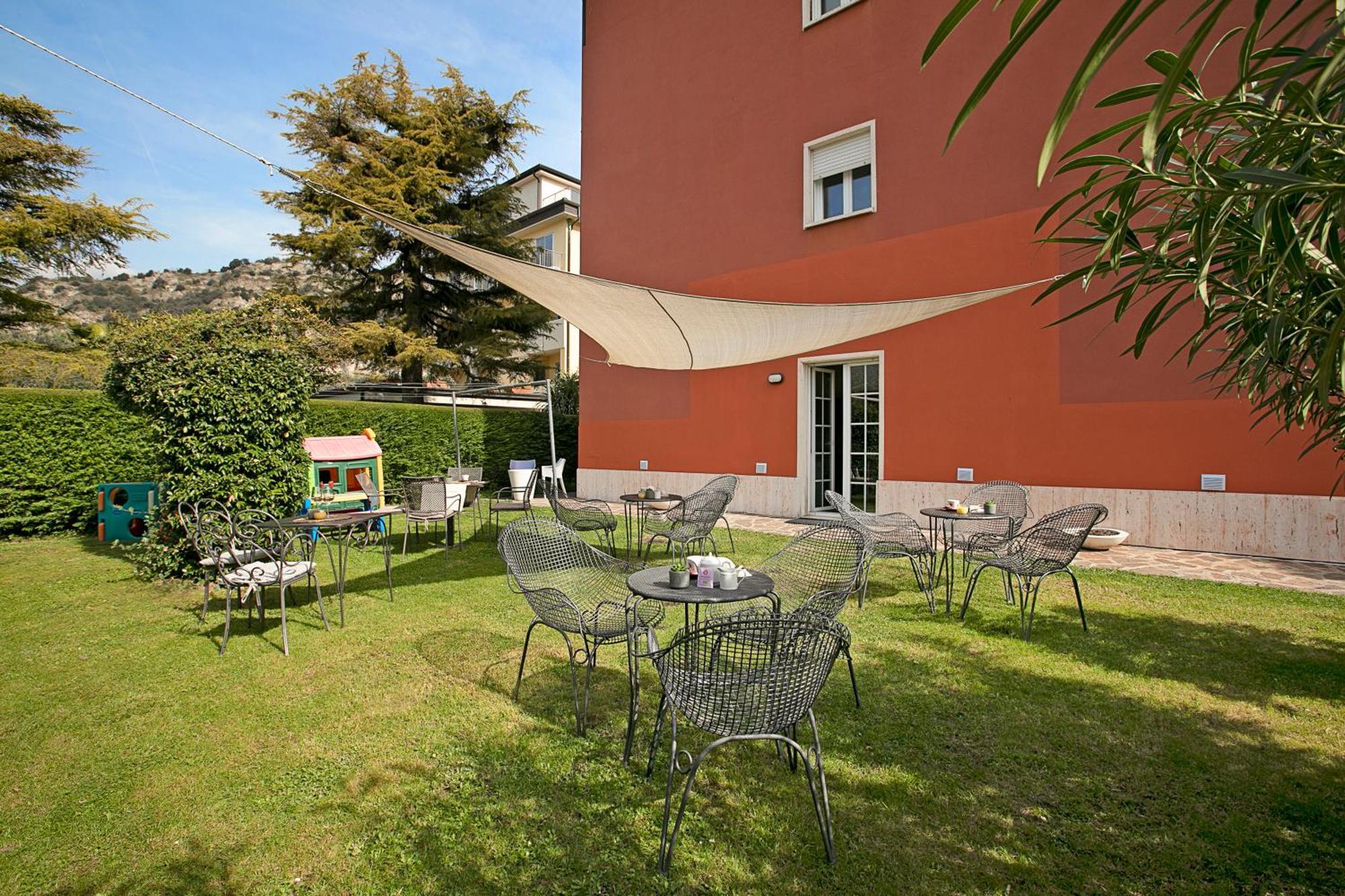 Bike & Wind Hotel Villa Maria トルボレ エクステリア 写真