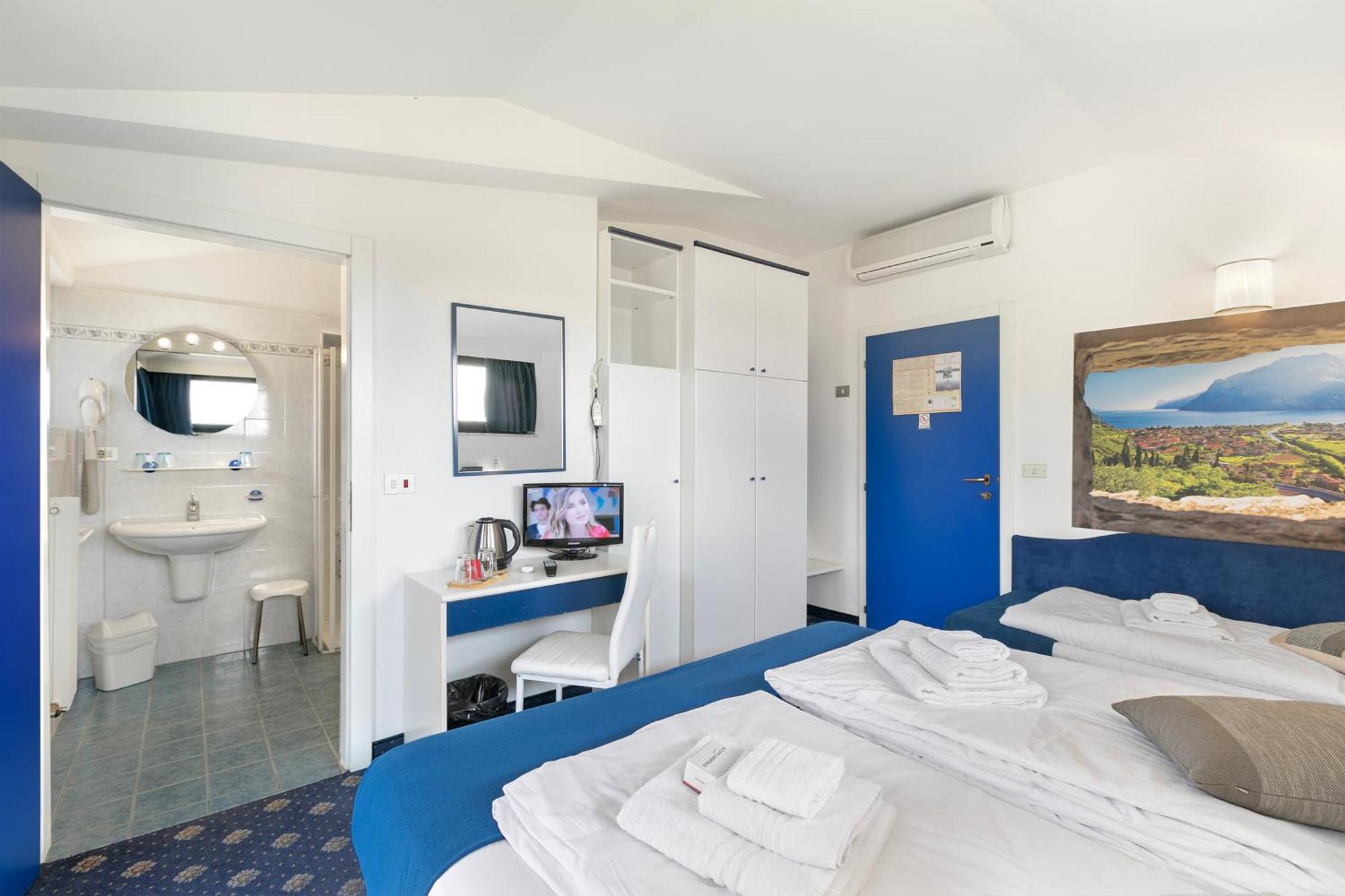 Bike & Wind Hotel Villa Maria トルボレ エクステリア 写真